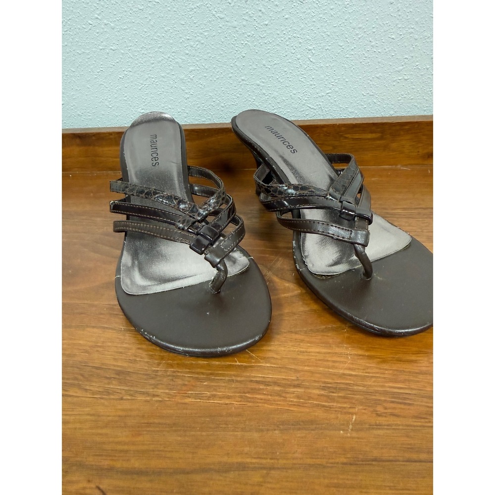 Maurices Womens Brown Strappy Kitten Heel Sandals Thong Mules Size 7 68351